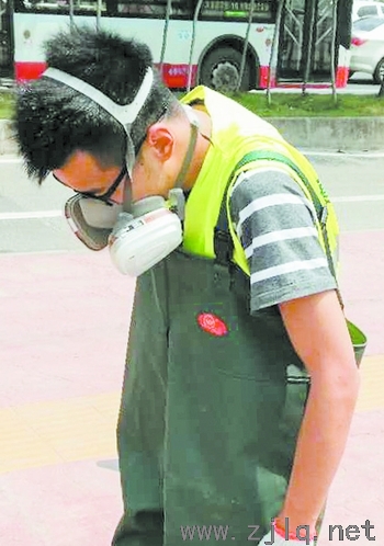 （轉載）成都“橋梁醫生”巡診（zhěn）把脈 為橋梁“保健”